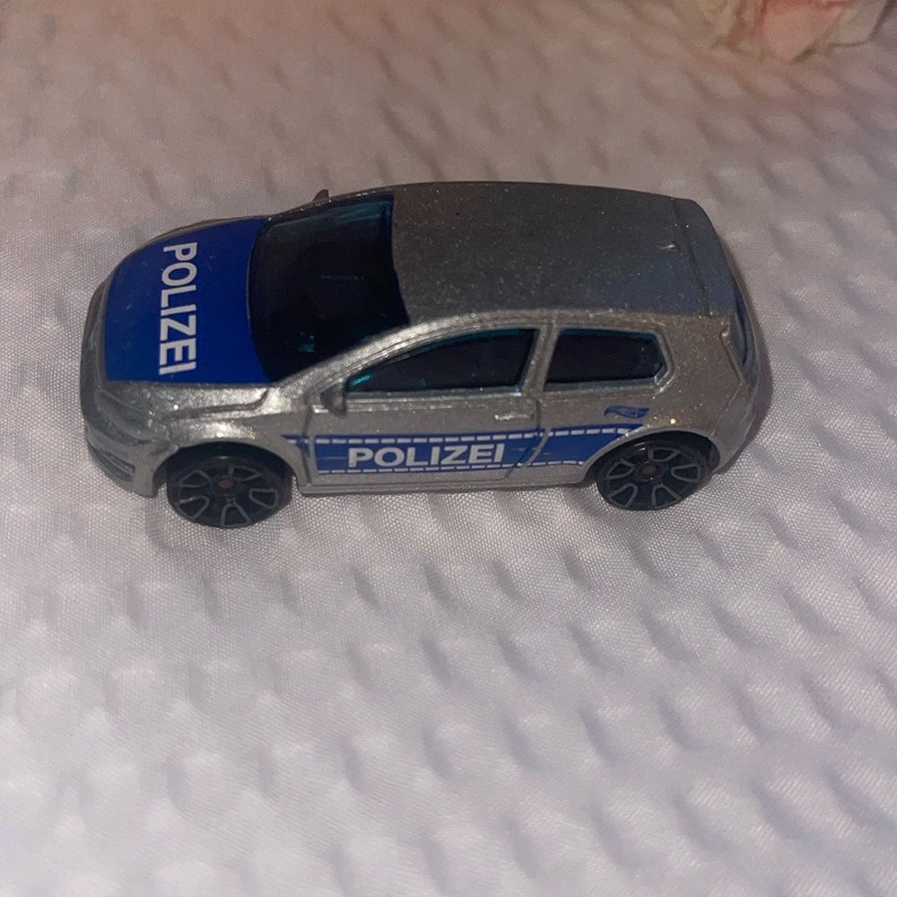 Hot Wheels 2016 Volkswagen Golf MK7 Police Series Polizei 2.5” Inches - Picture 3 of 5